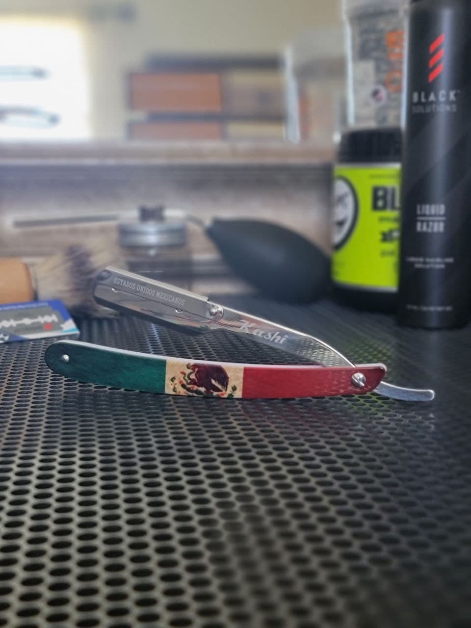 Kashi R-118MX Professional Straight Razors Blade Mexican Flag Design